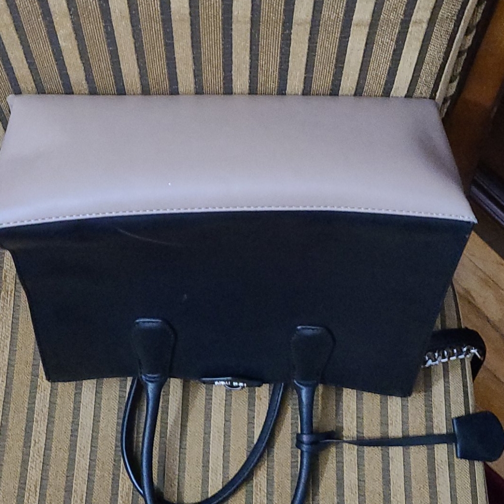 Purse - Picture 4 of 4